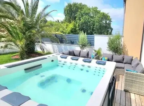 installation de piscine Saint-Méloir-des-Ondes-4
